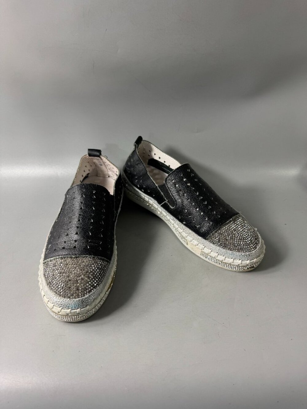 Bernie Mev TW187 Black Slip On Memory Foam Women’s Size 8 US Size 39 EU